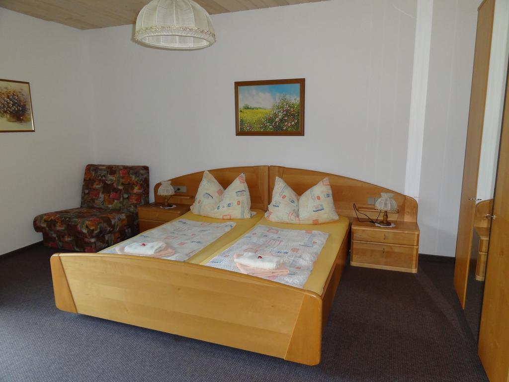 Pension Neuhof ออสซิอัค ภายนอก รูปภาพ
